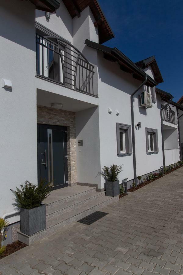 Apartament Saguna Nagyszentmiklós Kültér fotó