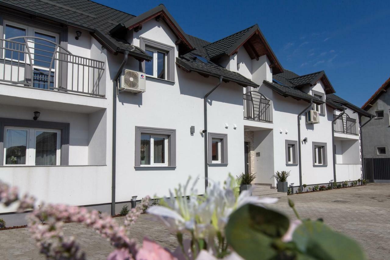 Apartament Saguna Nagyszentmiklós Kültér fotó